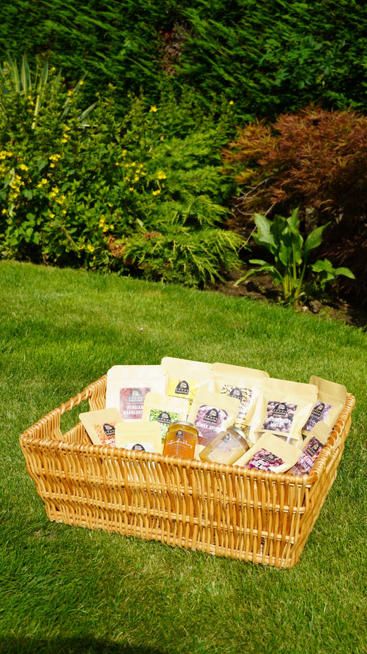 Persian Gifts to Send Someone in the UK; Luxury Iranian Gift Ideas